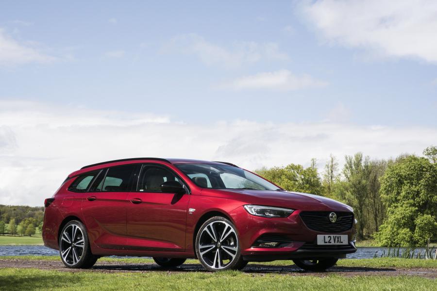  Vauxhall Insignia Sports Tourer Exclusive 2018 года  (фото 1 из 17)